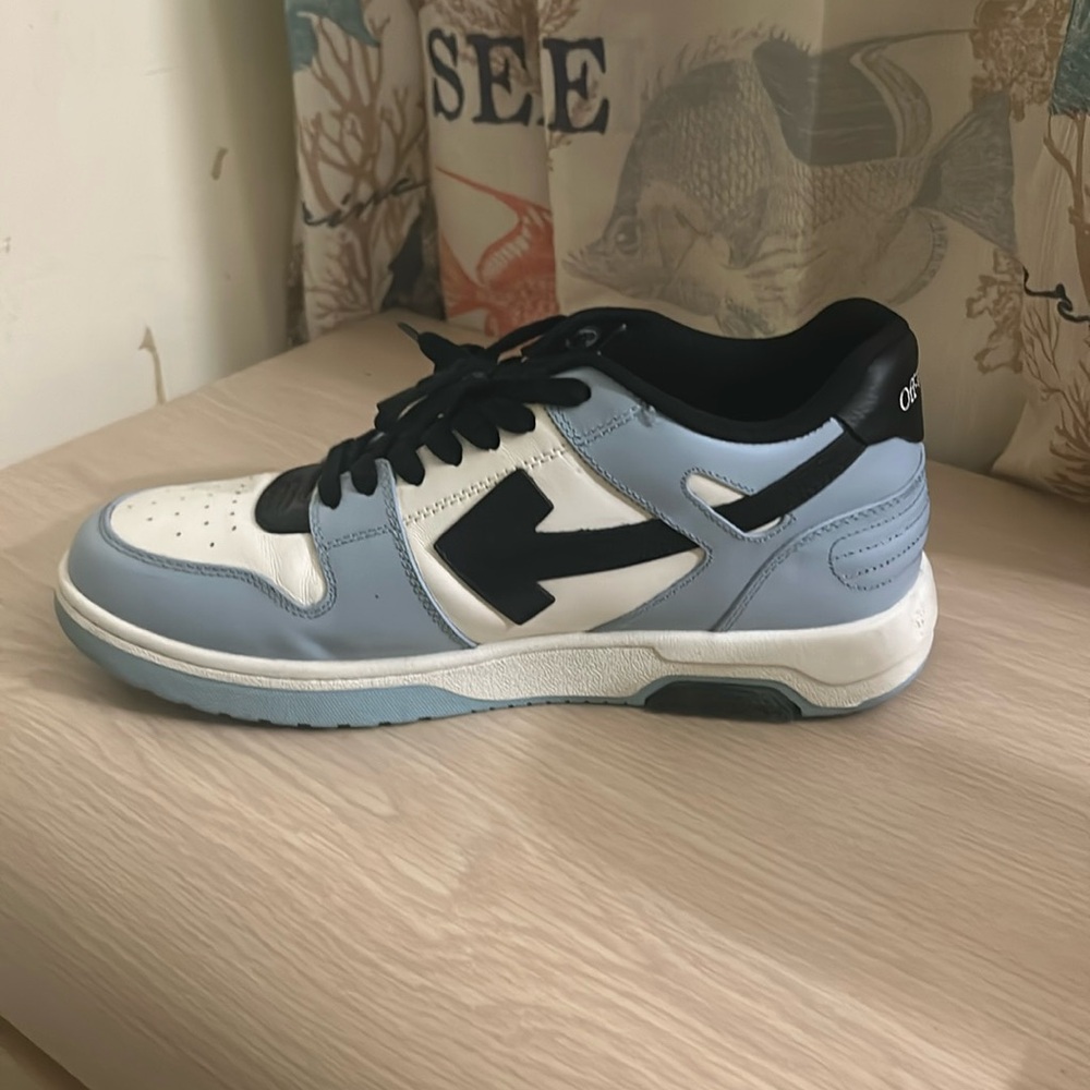Off-white sneakers fairly new only worn three times